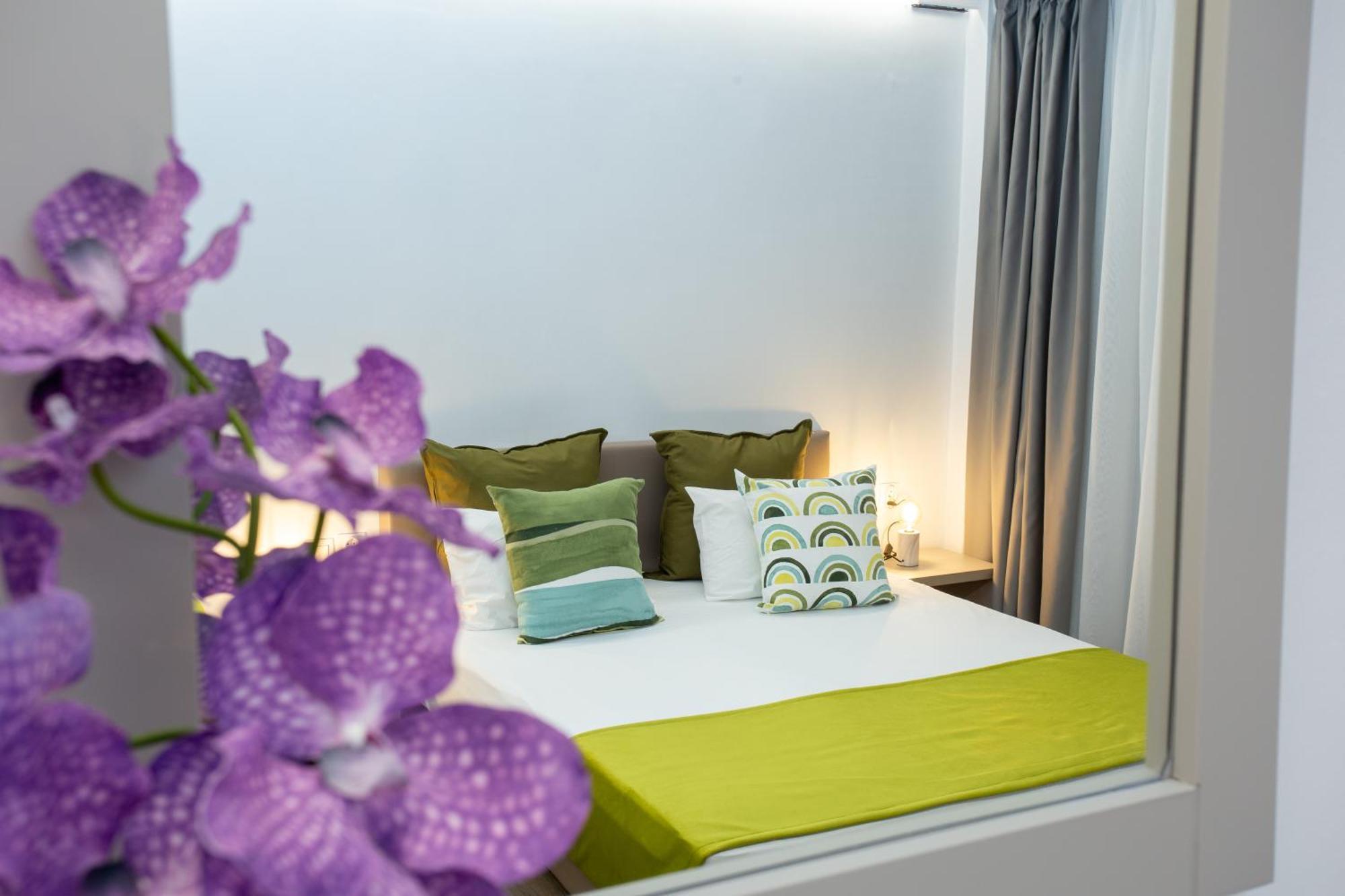 By The Sea Apartments-studios