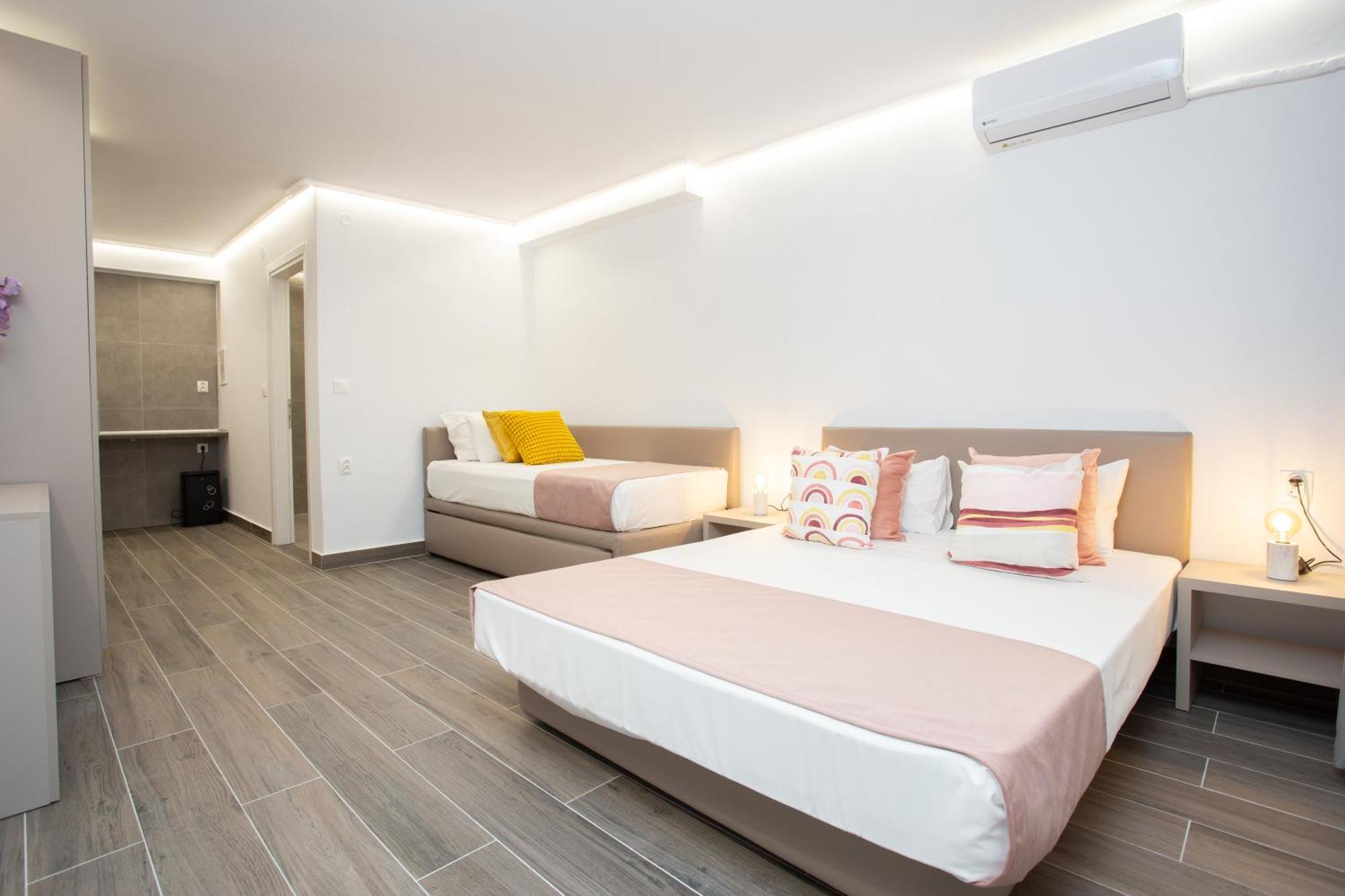 By The Sea Apartments-studios * Siviri