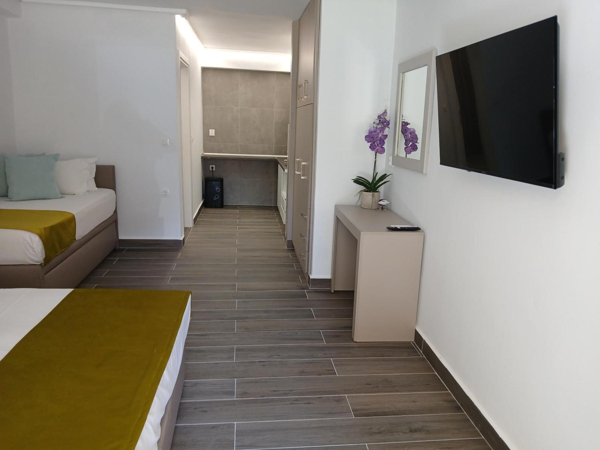 By The Sea Apartments-studios
