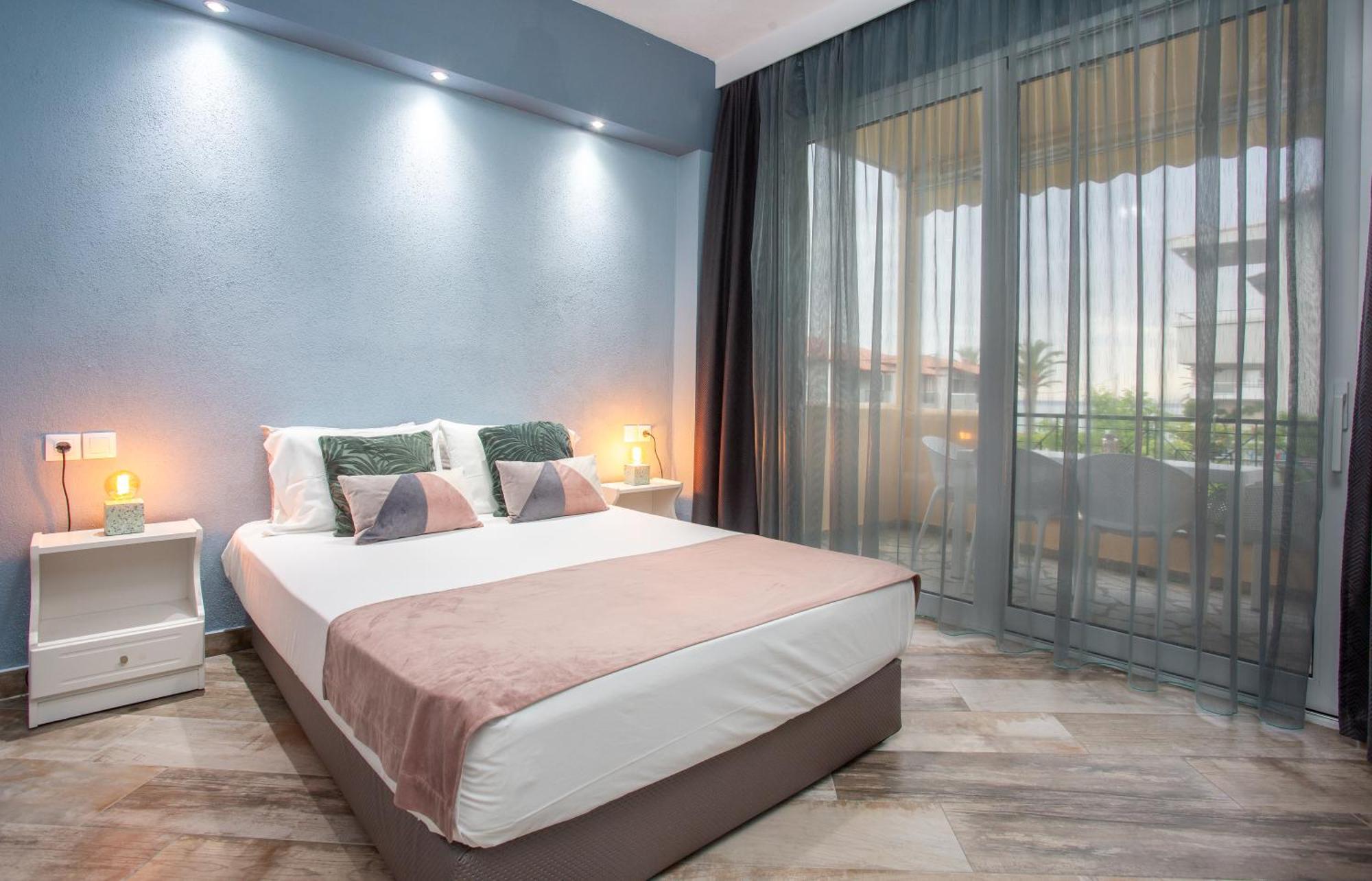 By The Sea Apartments-studios *